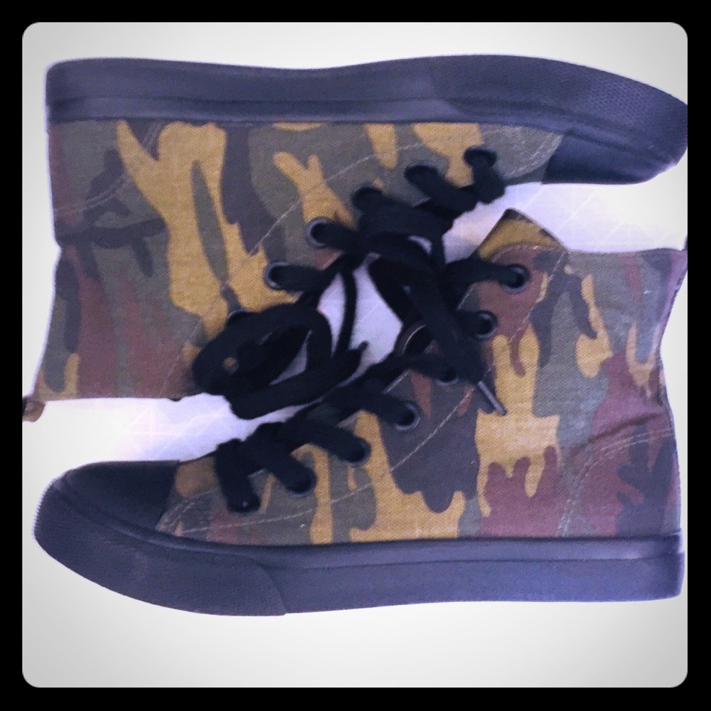 Camo Hi Tops! Very on Trend for Fall🍁🍂🍁